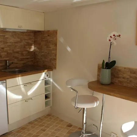 Le Petit Cloud Daire Versay