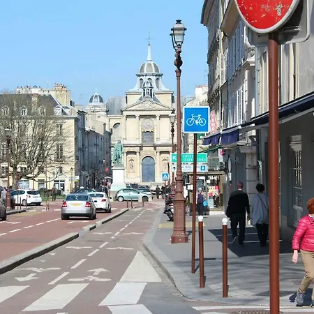 Le Petit Cloud Daire Versay